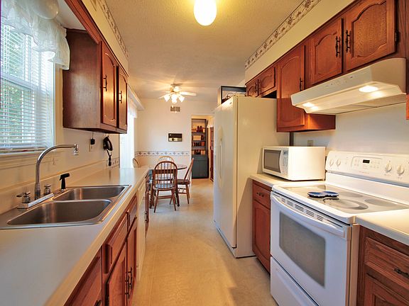 4th image of 6271 Solway Dr