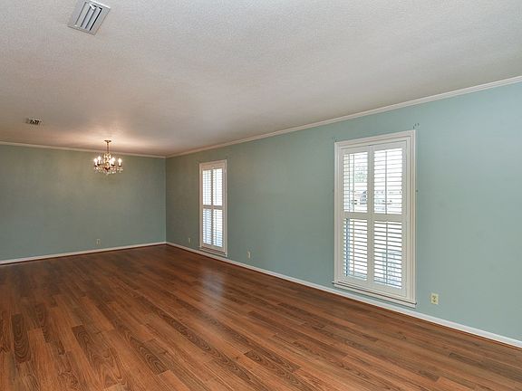 3rd image of 1904 Azure Dr