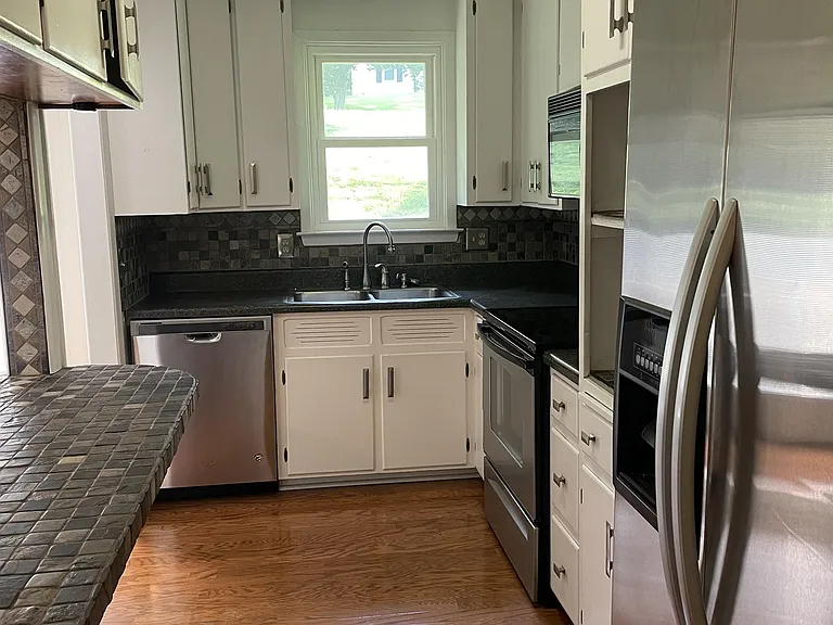 225 Darnell Ln — Photo 9