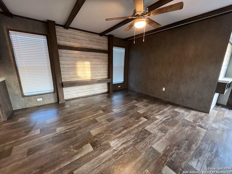 2nd image of 1029 Bowen