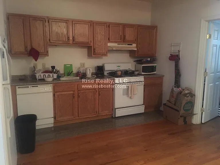 17 Cummings Rd #4 — Photo 1