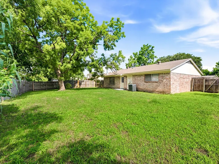 616 Reveille Rd — Photo 28