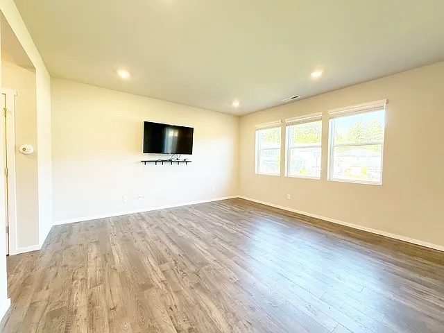 1561 Southwest Fielder Place - 1 — Photo 1