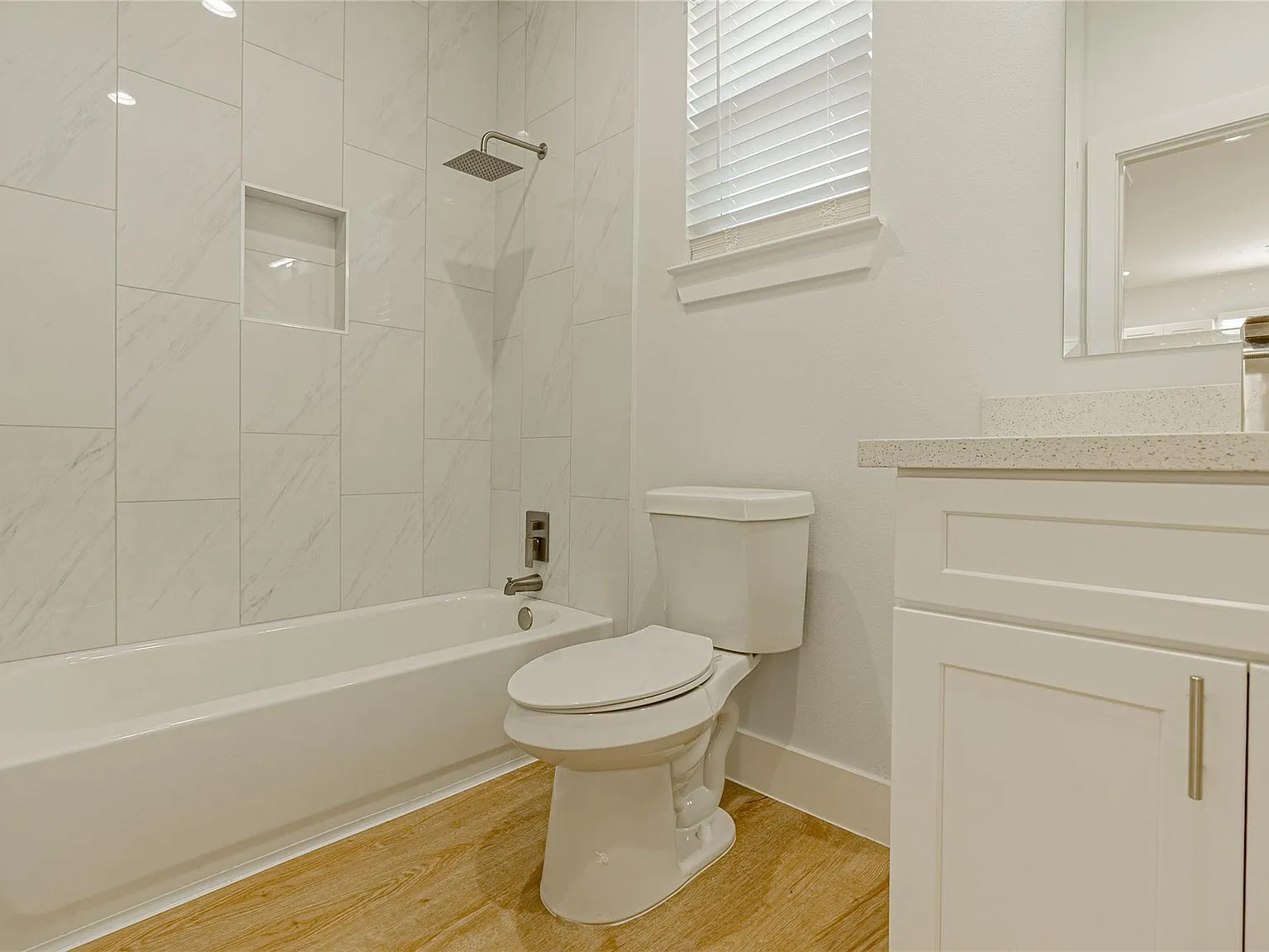 2 bed, 2.0 bath, 864 sqft, $1,850 — Photo 4