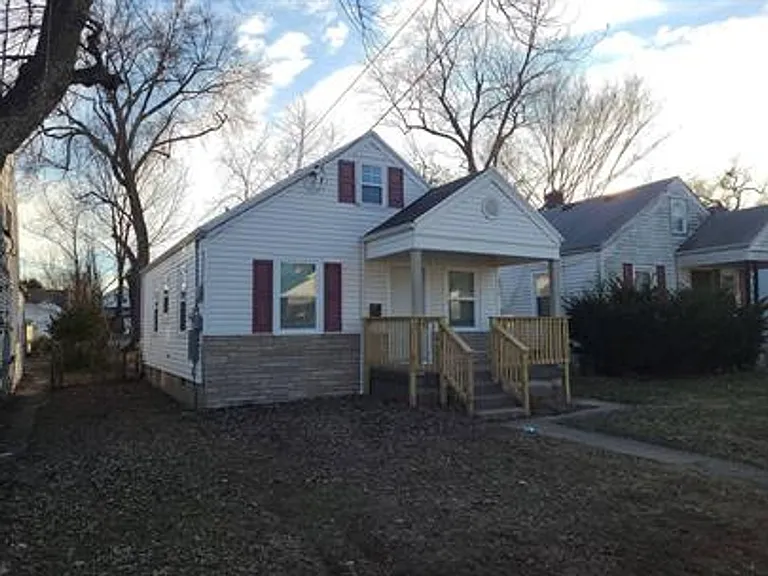 1538 Longfield Ave — Photo 1