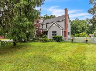 64 Ridgewood Ter, Northampton, MA 01060