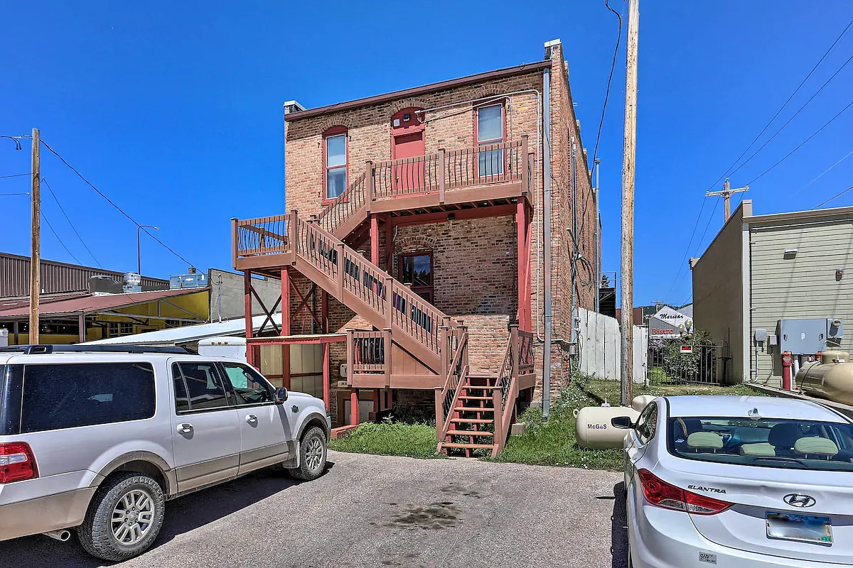 522 Mount Rushmore Rd — Photo 2