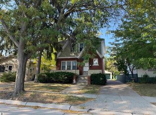 7301 Henry St, Center Line, MI 48015