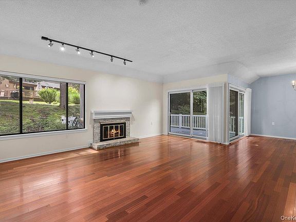 4th image of 159 Heritage Hills #B