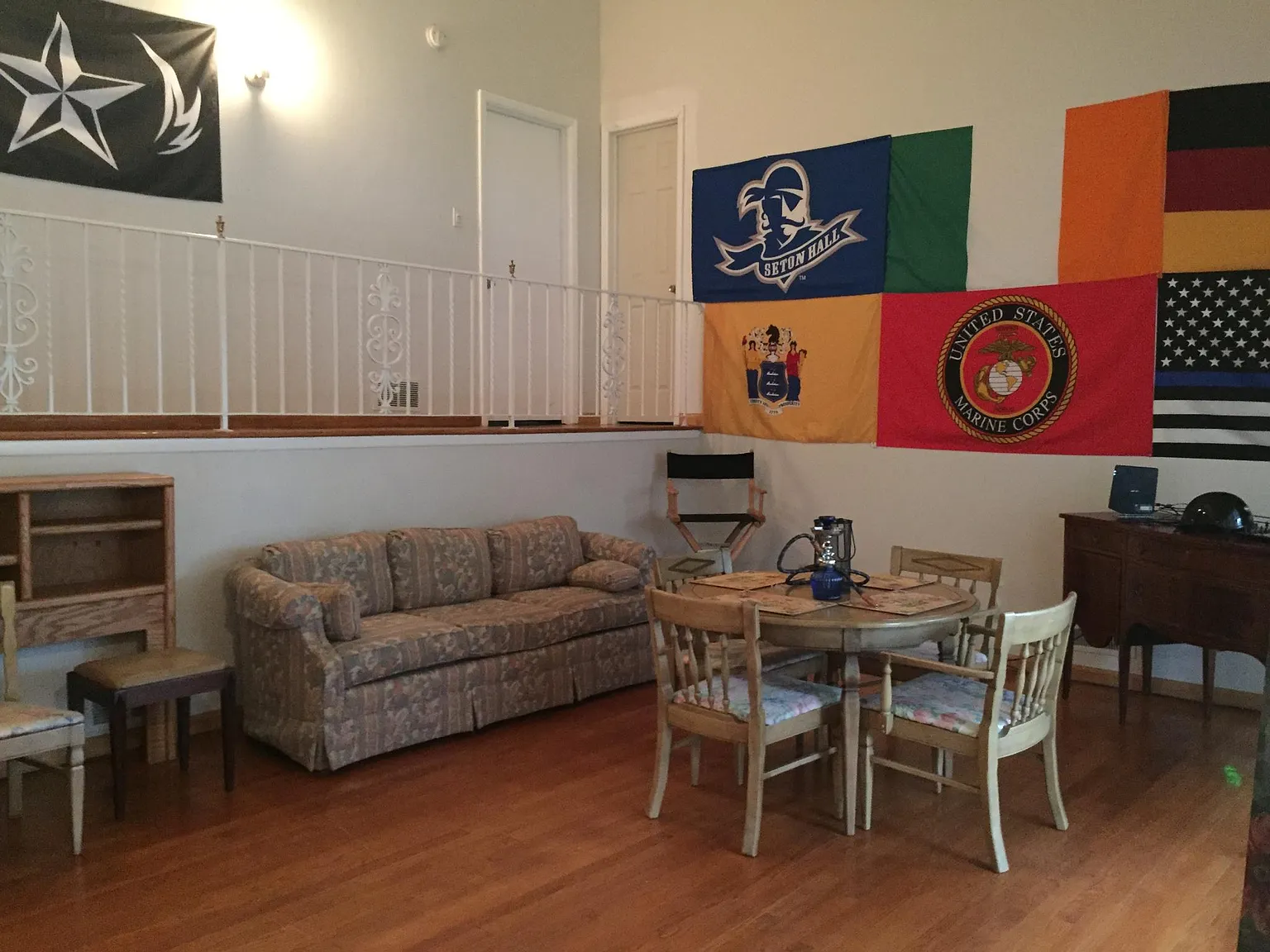 5 bed, 2.5 bath, 2600 sqft, $5,000 — Photo 2