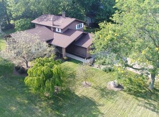 8070 W Ridge Dr, Broadview Heights, OH 44147