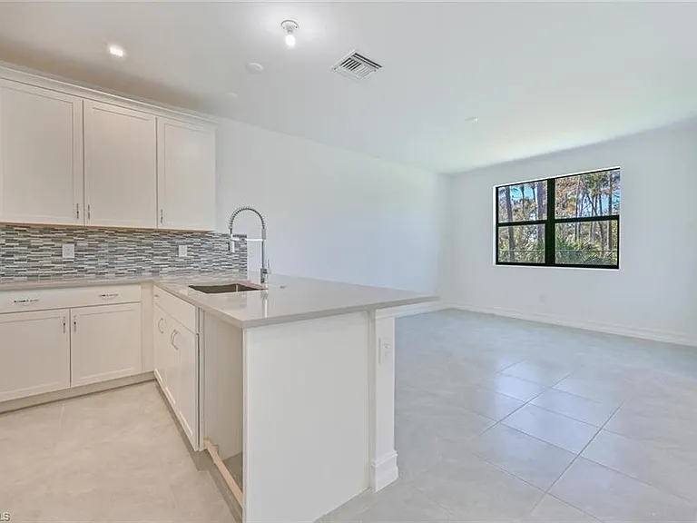 7611 Morgan Way — Photo 6