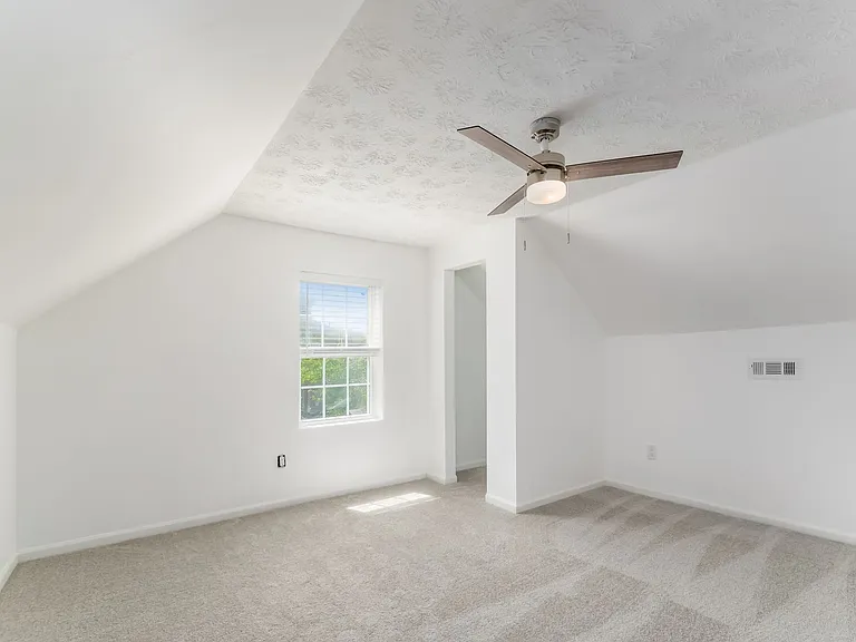 1426 E Rich St — Photo 22