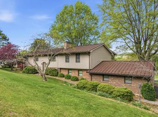 1721 Plank Dr, Blacksburg, VA 24060