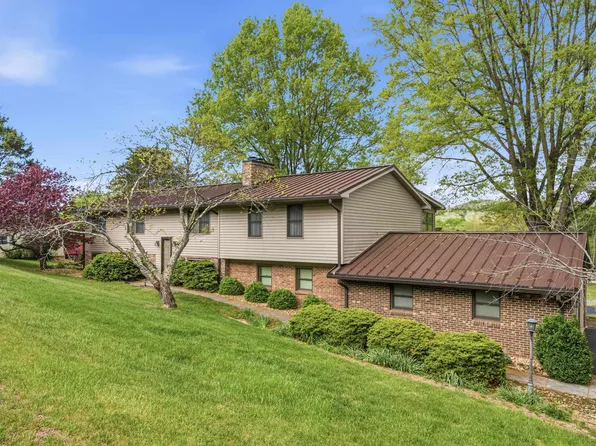 1721 Plank Dr, Blacksburg, VA 24060