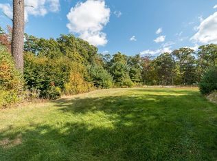 30 University Ln, Manchester, MA 01944