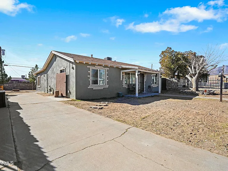 4728 Sierra Madre Dr — Photo 2