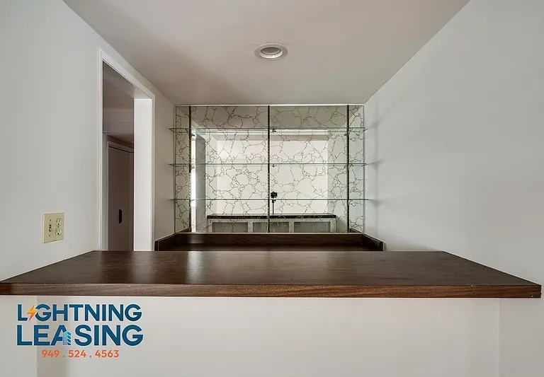 815 S Shenandoah St #301 — Photo 5