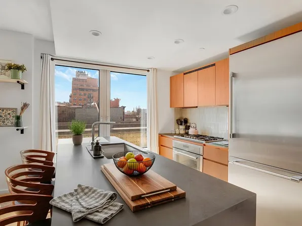 575 4th Ave #3F, Brooklyn, NY 11215
