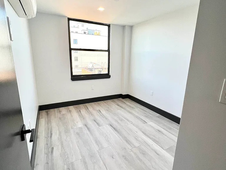 868 New York Ave #6 — Photo 9