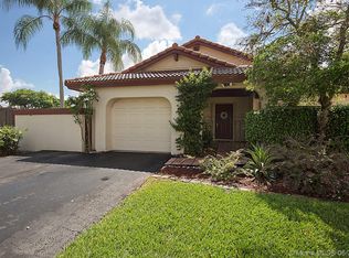 17527 NW 61st Pl, Hialeah, FL 33015