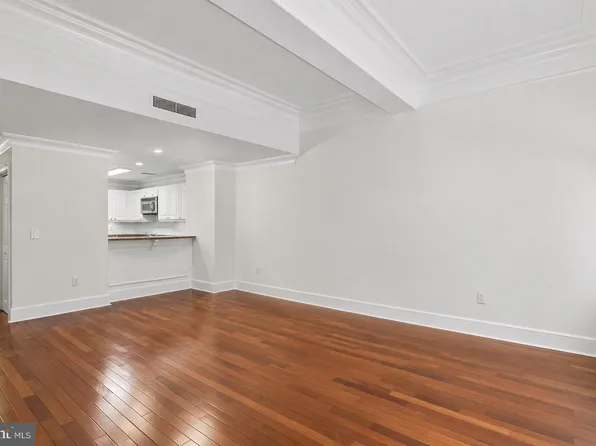 1500 Chestnut St APT 7D, Philadelphia, PA 19102