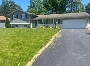 1072 Barberry Ln, Columbus, OH 43213