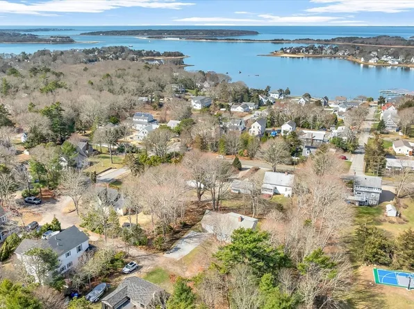 4 Quail Hill Rd, Bourne, MA 02532