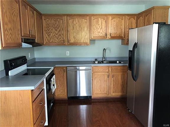 5th image of 3707 Greenway St
