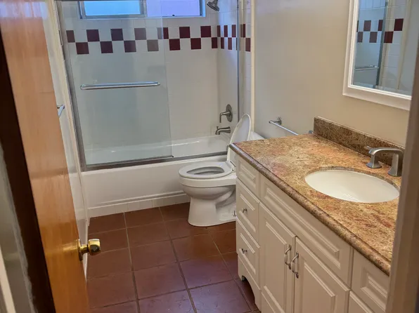 1755 N Berendo St APT 7, Los Angeles, CA 90027