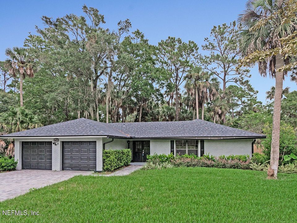 1st image of 629 PALMERA Drive E