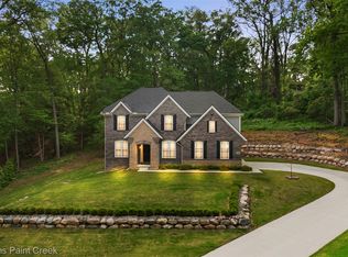 201 Beechview Dr S, Rochester, MI 48306