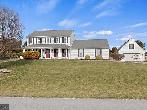 5th image of 224 Darlington Cir