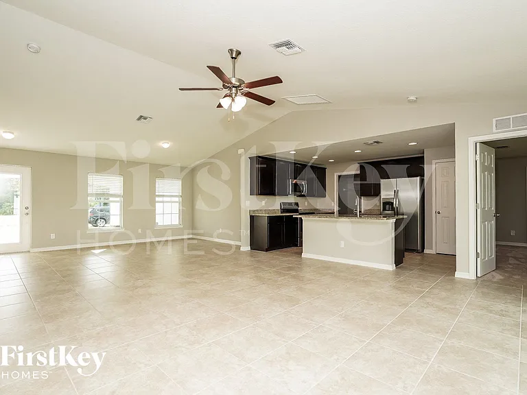1104 SW 9th Ave — Photo 3