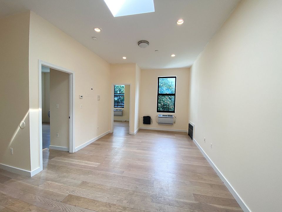 1st image of 669 E 21st St APT 4R