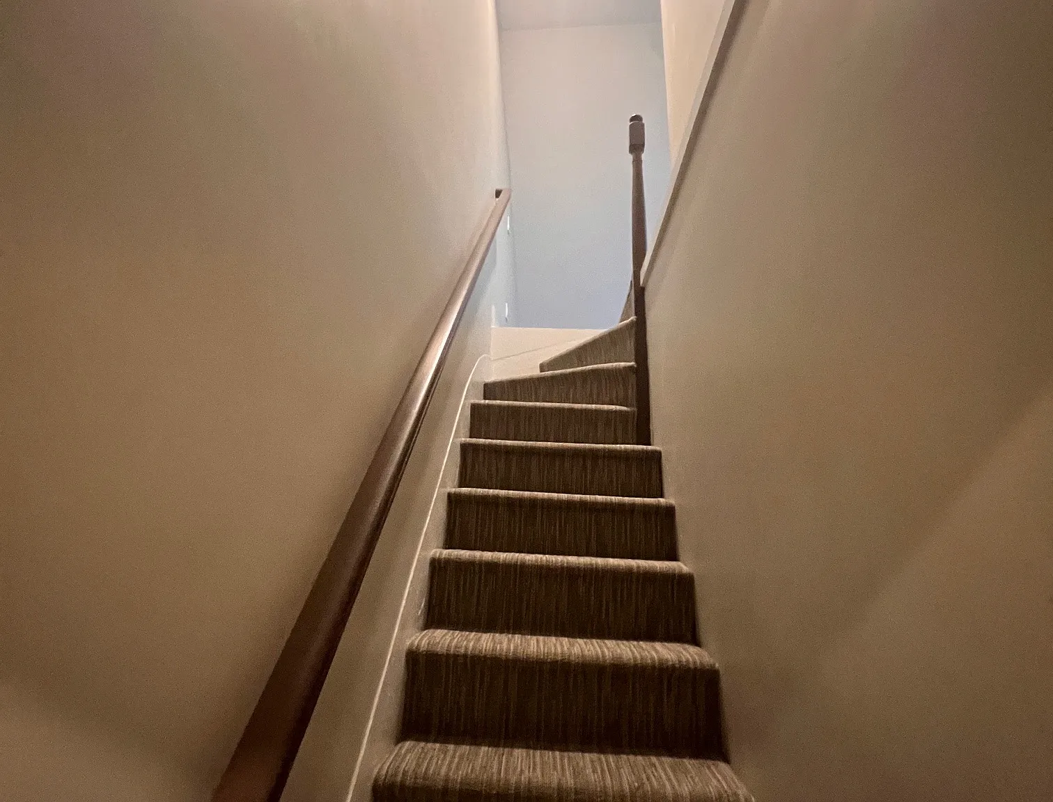 2 bed, 900 sqft, $3,100 — Photo 4