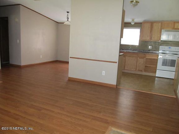 5th image of 1215 Pangola Dr