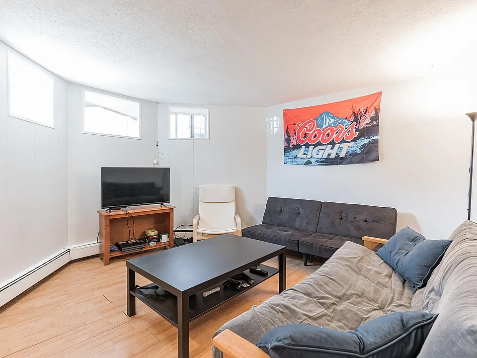141 Chiswick Rd #1B