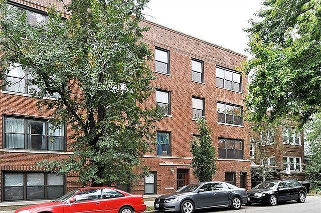 1st image of 1751 W Winnemac Ave APT 3