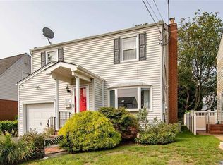 605 S 9th St, New Hyde Park, NY 11040