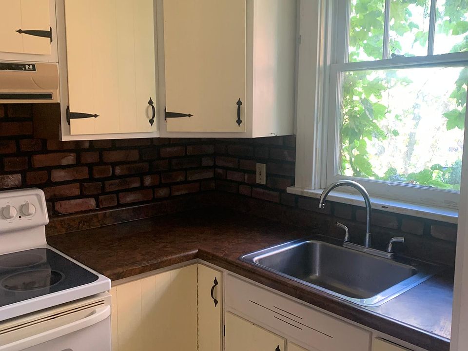 1st image of 346 Concord Ave #1