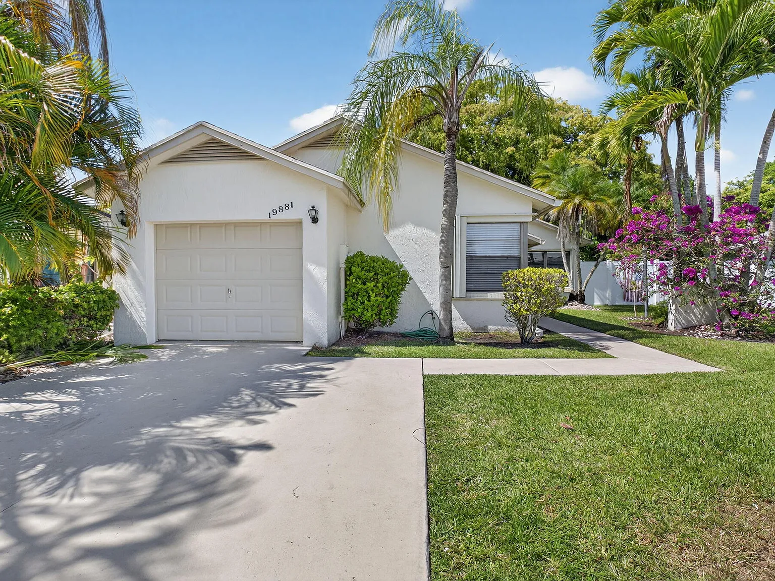 3 bed, 2.0 bath, 1689 sqft, $3,650 — Photo 1
