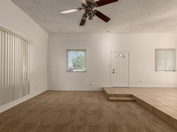 4th image of 2355 W Paradise Dr