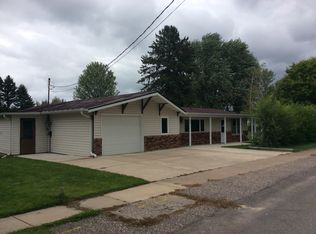 224 E Clark St, Alma Center, WI 54611