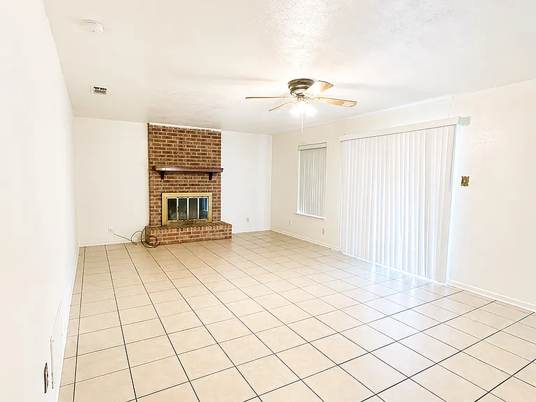 2806 Greystone Dr — Photo 10