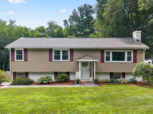 22 Barnard St, Shrewsbury, MA 01545