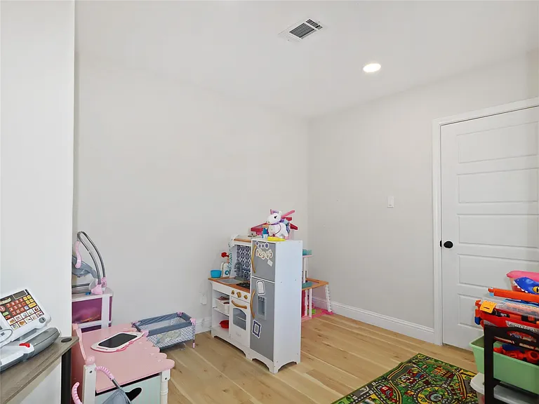 4219 Frost St — Photo 18