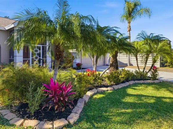 8072 Glenbrooke Ln, Sarasota, FL 34243