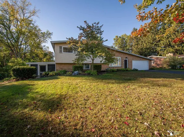 2863 Wiltshire Dr, Lambertville, MI 48144