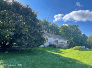 443 Meeker Outlet Rd, Dallas, PA 18612